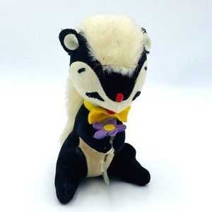 Rare Vintage Fun Farm Dream Pets Skunk Sniffer, Made in Japan, Purple Flower, 6"